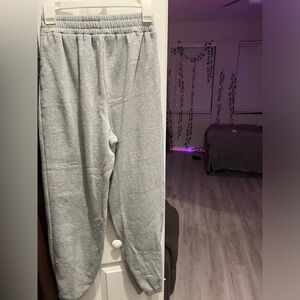 gray sweat pants